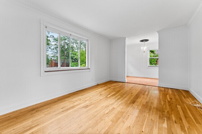 Photo - 947 Brintell St