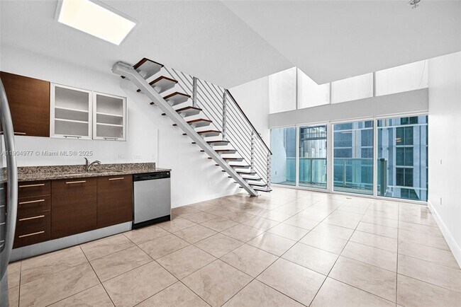 Photo - 41 SE 5th St Unidad 604