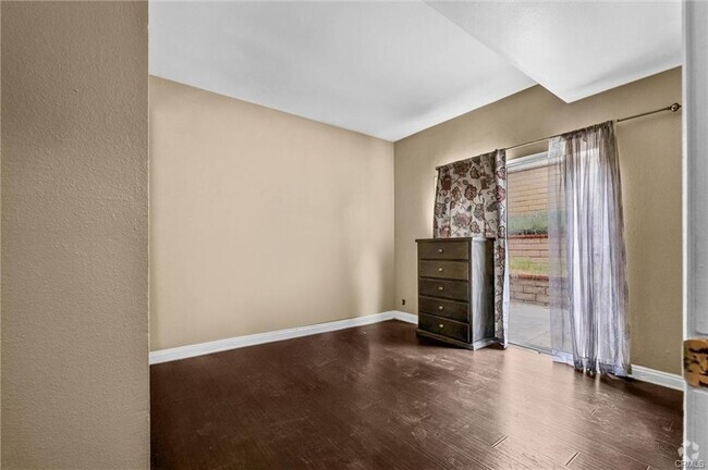 Building Photo - 845 N Juarez St Rental