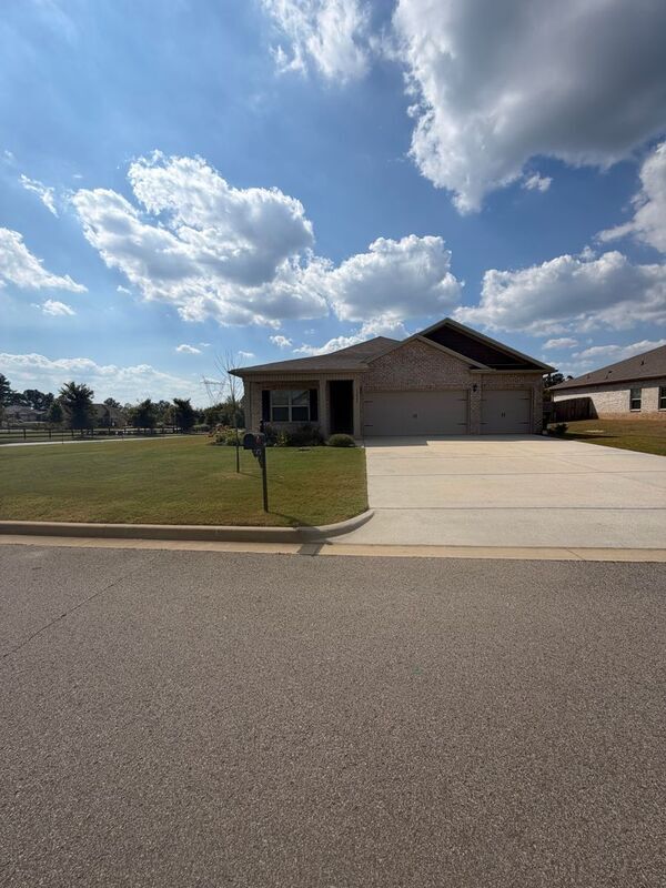13937 Lannister Ln