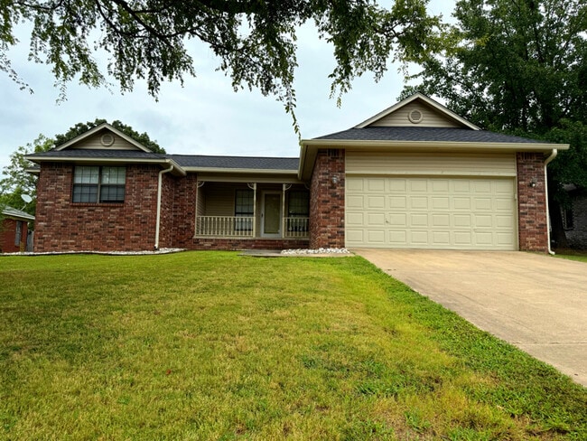 Building Photo - 305 Preston Dr Rental