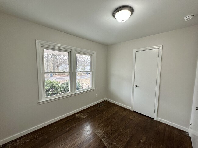 Photo - 5820 Court Q