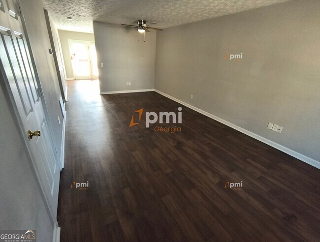 Photo - 102 Peachtree Ct