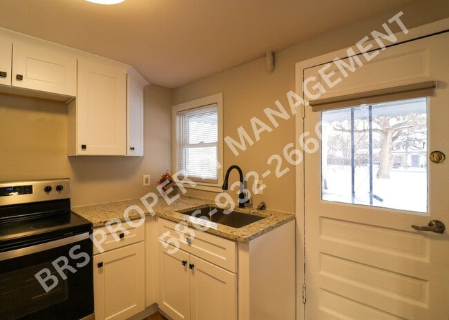Photo - 1 Bed, 1 Bath House In Rochester Hills