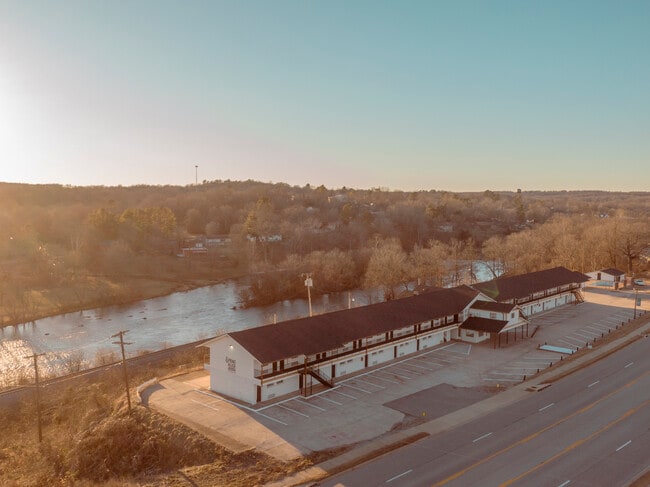 Photo - Spring River Commons