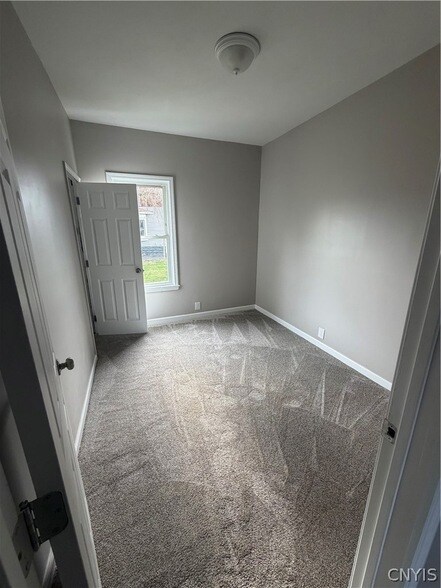 Photo - 214 Rowland St