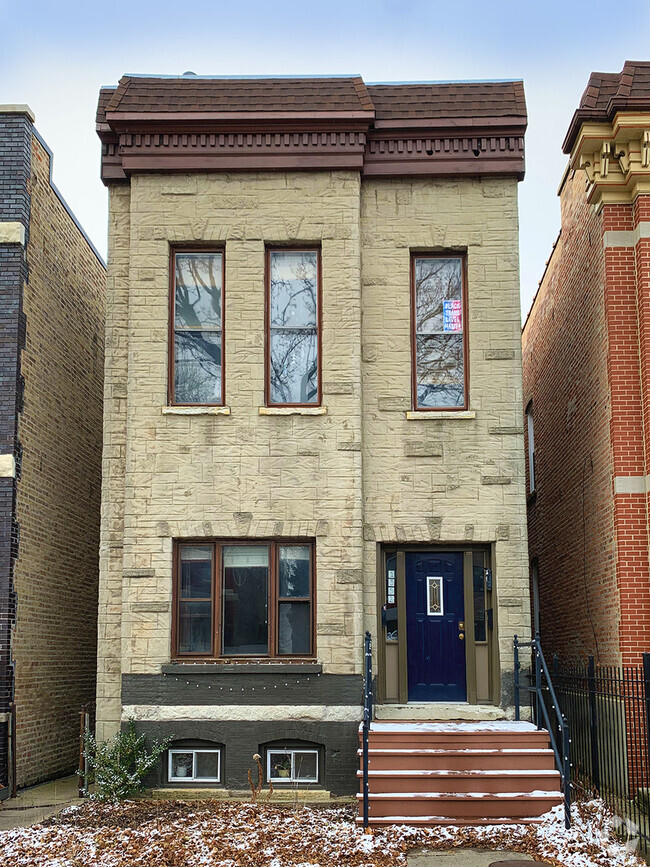 Building Photo - 1352 N Oakley Blvd Rental