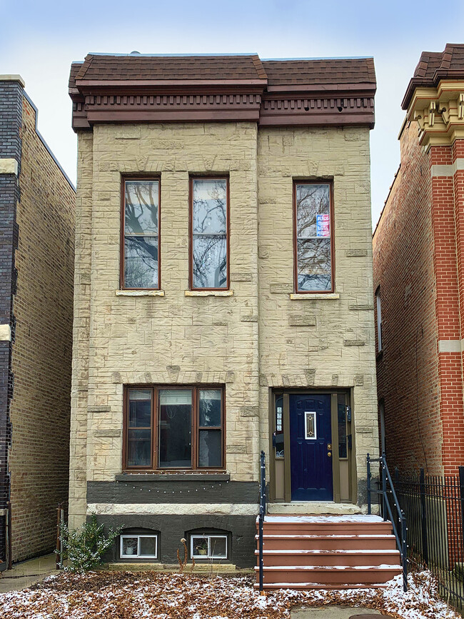 Building Photo - 1352 N Oakley Blvd Rental