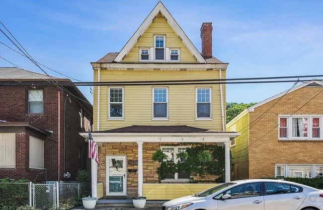 Building Photo - Large 4 or 5 Bedroom-Pittsburgh Pa Rental