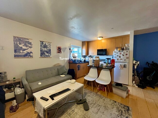 Building Photo - 461 Park Dr Unit 404