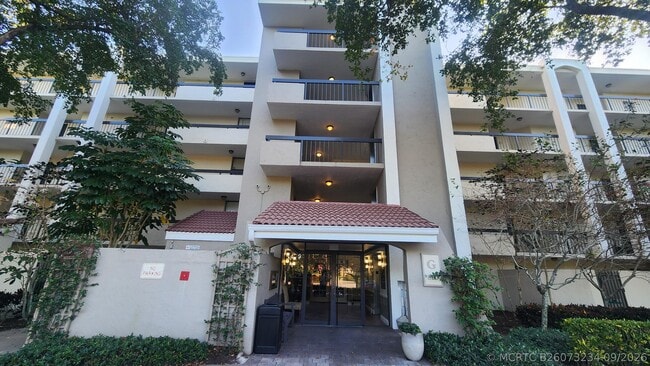 Building Photo - 820 Lavers Cir Unit G306