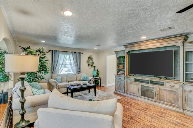 Photo - 2632 33rd St