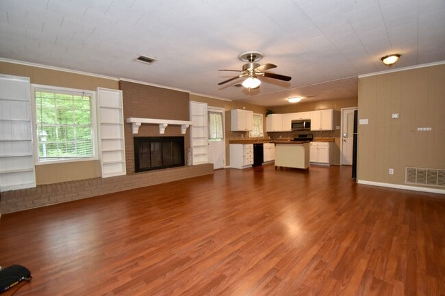 Photo - 3 Bed, 2 Bath Home in Ruston