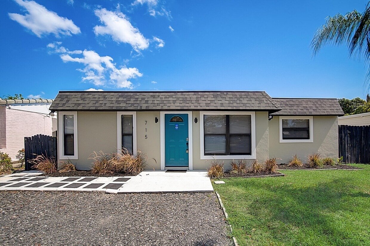 Photo - 715 W Palm St (Lantana, FL)