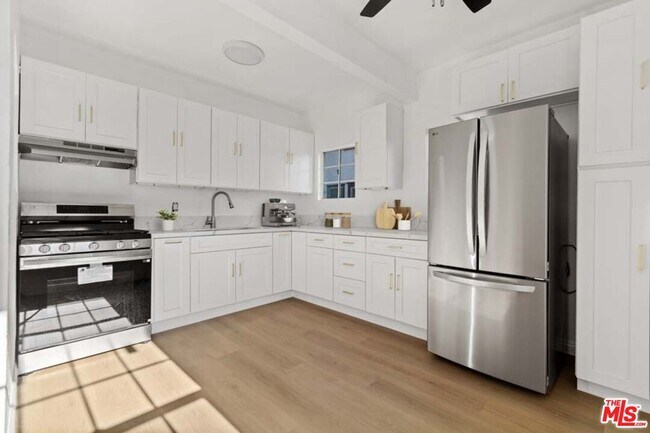 Photo - 1125 S Lake St Unidad 3