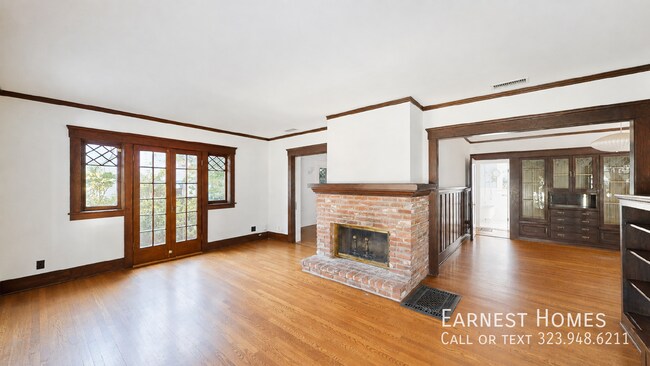 1131 N Wilson Ave