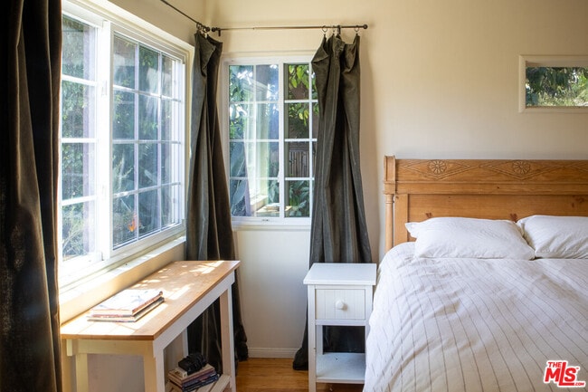 Building Photo - 14135 Hatteras St