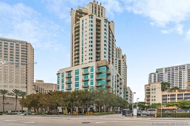 Building Photo - 9055 SW 73rd Ct Unit 504 Rental