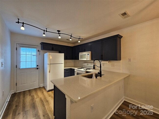 Photo - 2039 Shady Pond Dr