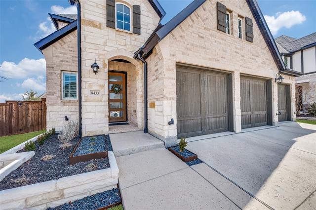 Photo - 8433 Colburn