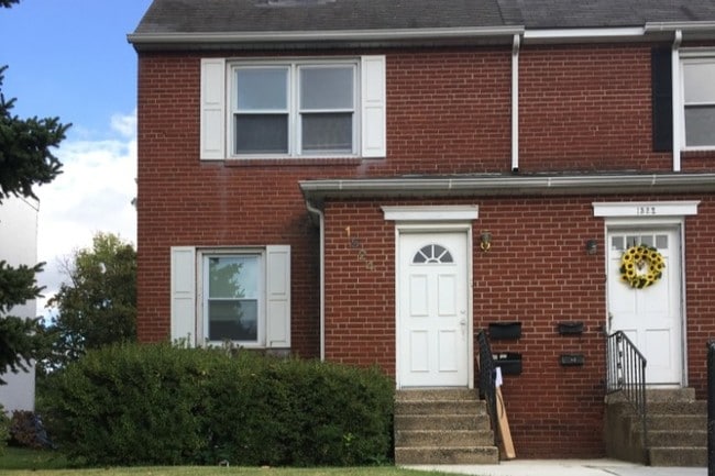 Building Photo - 1524 Juniper St Unit 2