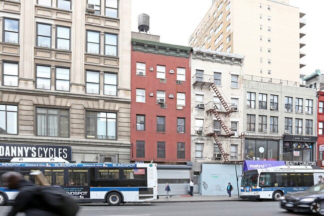 Photo - 544 Avenue of the Americas