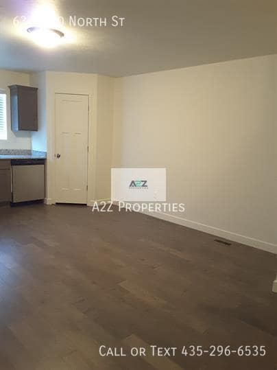 Photo - 63 E 670 N St