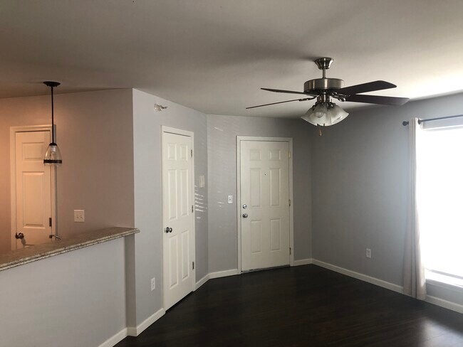 Entrance - 709 Tower Grove Dr Unit A