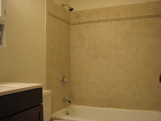 Photo - 695 Dorset St Unit #3