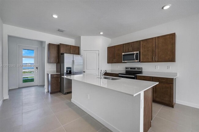 Photo - 113 NE 17th Ave