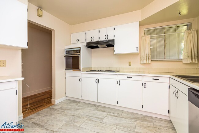 Photo - Lovely Cul-De-Sac Home | Private Yards