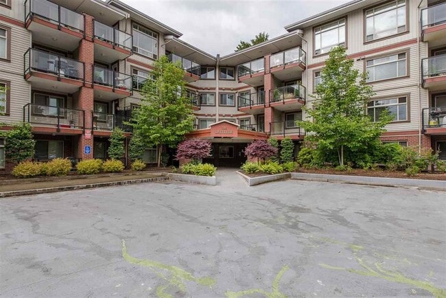 Building Photo - 2233-2233 McKenzie Rd