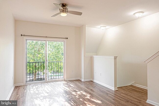 Building Photo - 48 S Poplar St Rental