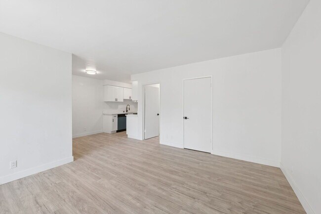 Photo - 6828 Fulton Ave Unidad 5