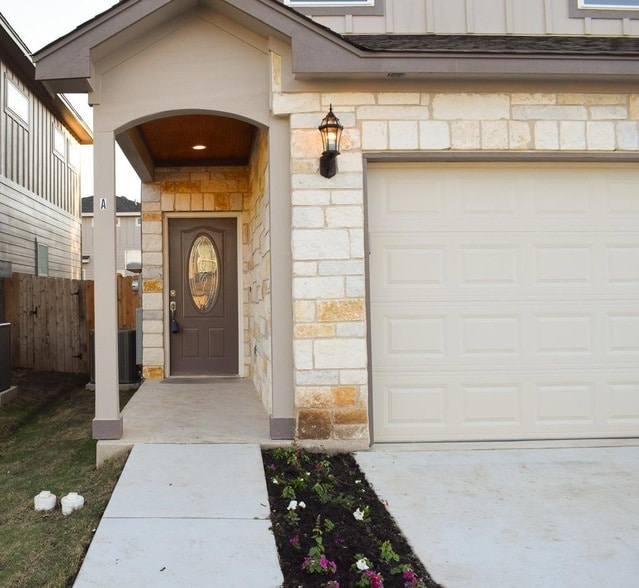 Building Photo - 3303 Elija St Unit A