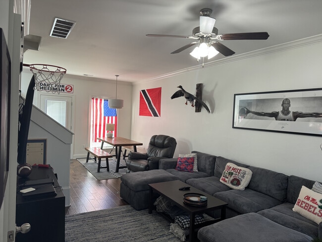 Building Photo - 224 Massee Cir Unit 224 Massee Circle