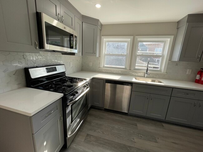 Photo - 16 Long Ave Unit 3