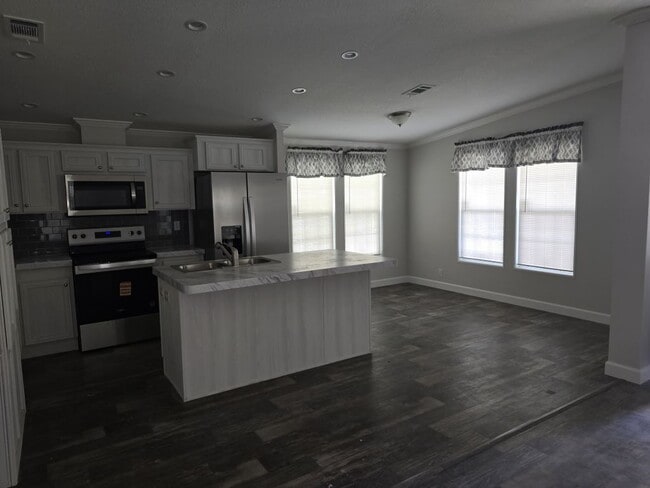 Photo - 102 Robert James Dr