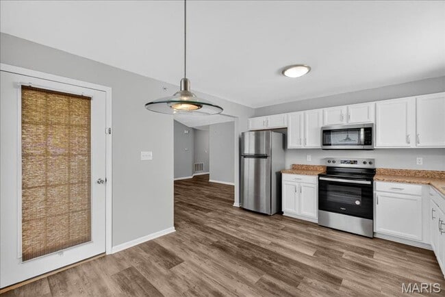 Photo - MOVE IN READY condo in Lake St. Louis