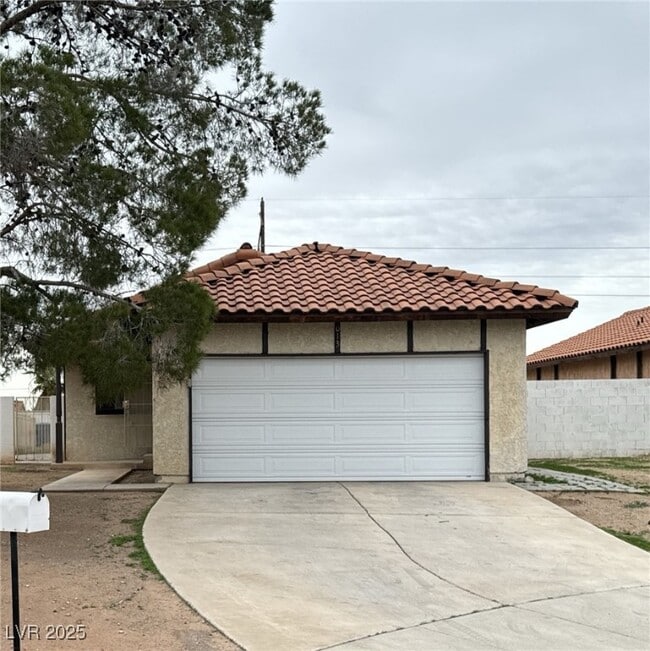 Photo - 1013 Neil Armstrong Cir