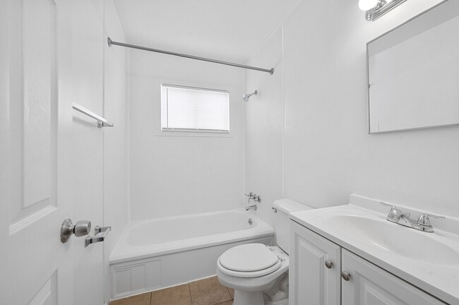 Photo - 12753 Georgiana Ave