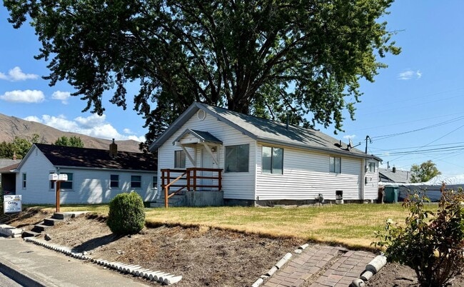 Photo - For Rent: 2 Bedroom, 1 Bathroom Home with Garage and Large Yard