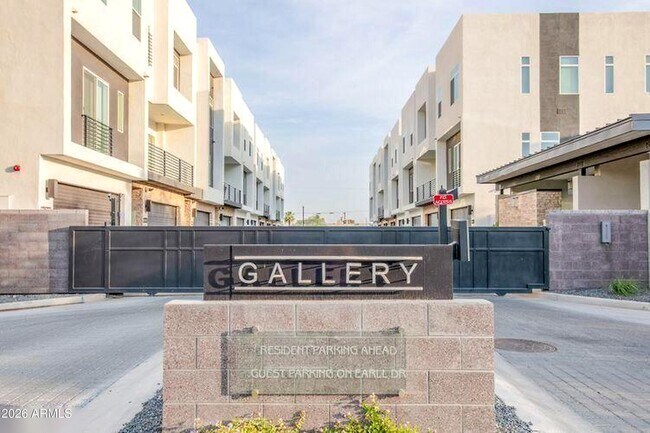 Photo - 3105 N 71st St