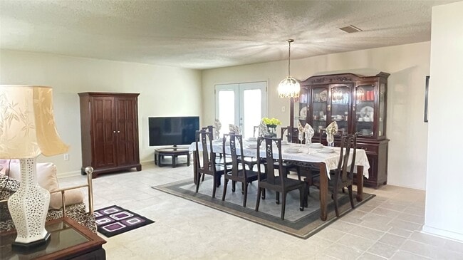 Photo - 17 Manor Way