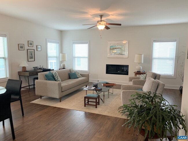 Photo - 129 Almere Ave