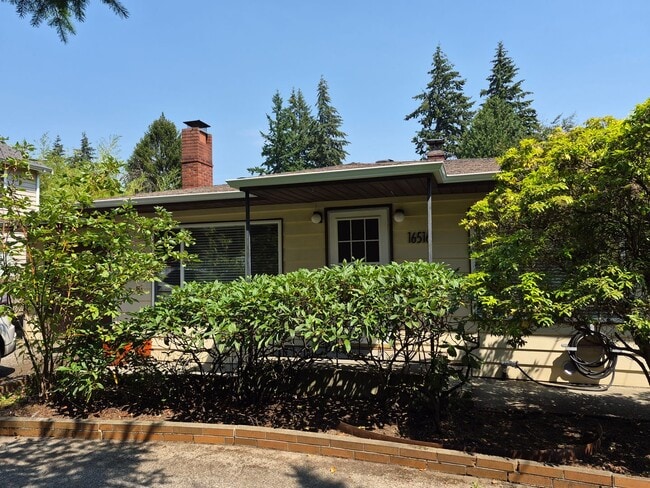 Building Photo - 16516 15th Ave NE Unit 16516 15th Ave NE