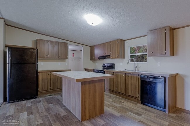 160 Clays Ct