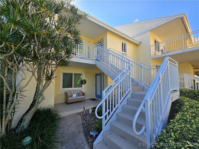 Photo - 5564 NE Gulfstream Way