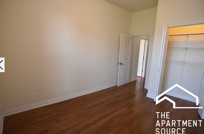 Photo - 904 W Belmont Ave Unit 1