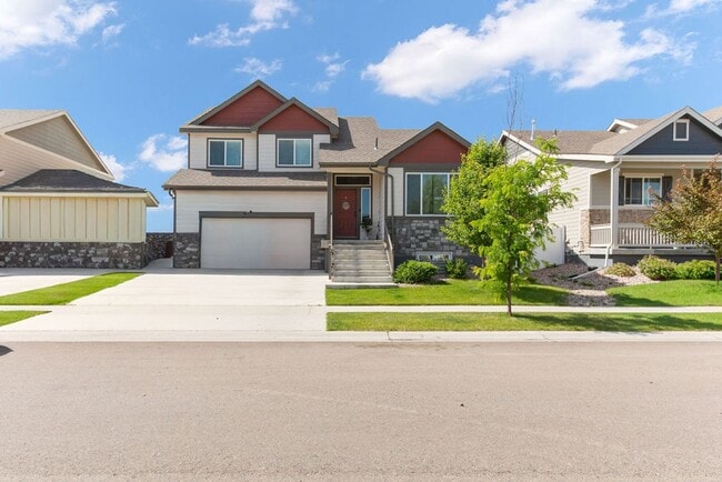 Photo - 3 Bedroom 2.1 Bath in West Greeley
